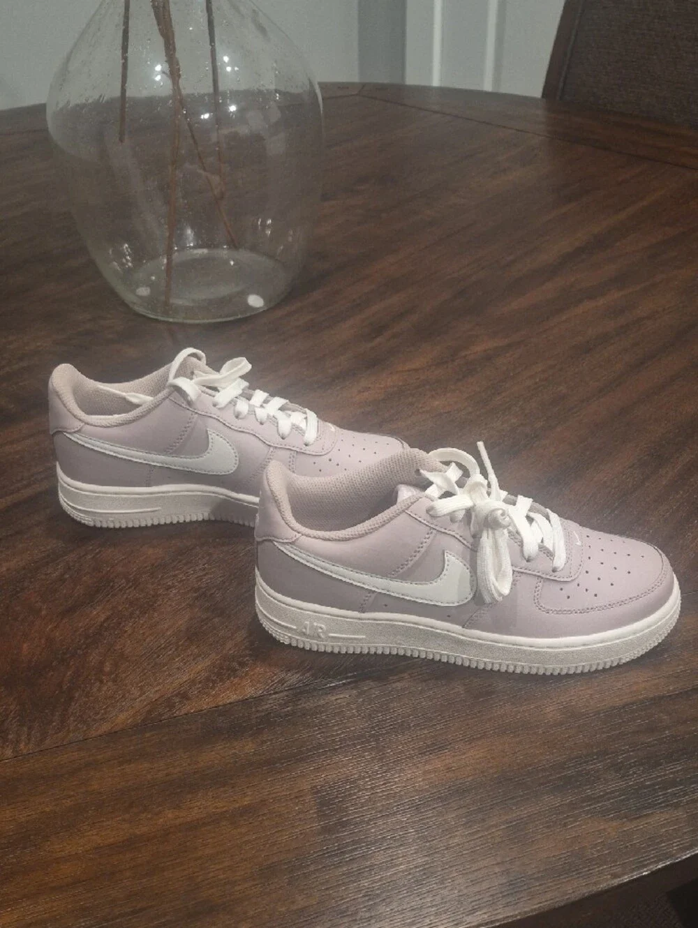 Nike AIR FORCE  Low-Top Sneakers in Light Lavender and White. BRAND NEW NO BOX